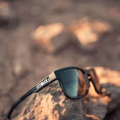 BLIZ Ignite Brown W Silver Mirror - Sports Glasses Cycling Glasses | Bike-Discount 13 BLIZ Ignite Brown W Silver Mirror - Sports Glasses Cycling Glasses | Bike-Discount -Bikes Shop BLIZ IgnitePolarized 52203 10 Sportbrille 5 1280x1280