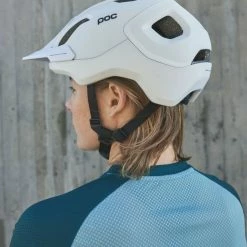 POC Axion - MTB Helmet MTB Helmets | Bike-Discount -Bikes Shop POC 10740 1036 Axion MTB Helm Action 1280x1280